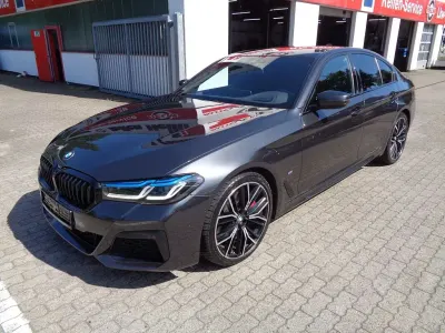 Gebraucht BMW 530 M Sport 286 PS (210 kW) 2023 Grau Limousine