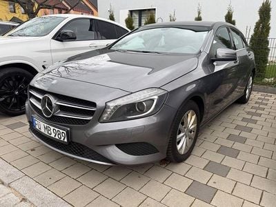 Gebraucht Mercedes A180 109 PS (80 kW) 2013 Schwarz Limousine