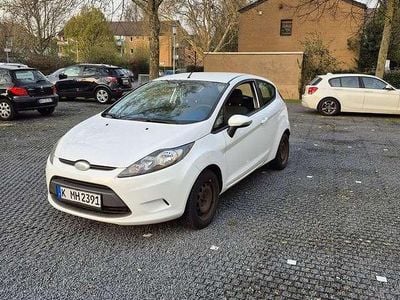 Gebraucht Ford Fiesta Trend 82 PS (60 kW) 2009 Weiß Kleinwagen