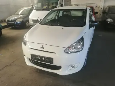 Gebraucht Mitsubishi Space Star 71 PS (52 kW) 2015 Weiß Limousine