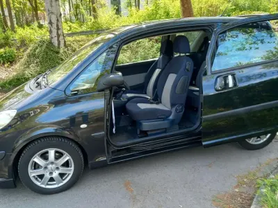 Gebraucht Peugeot 1007 88 PS (64 kW) 2006 Schwarz Van / Kleinbus