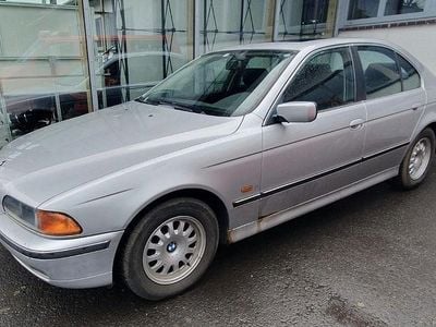 Gebraucht BMW 523 170 PS (125 kW) 2000 Silber Limousine