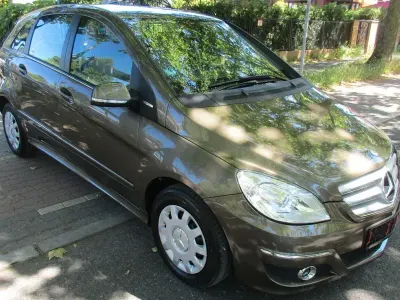 Gebraucht Mercedes B150 95 PS (69 kW) 2009 Braun Van / Kleinbus