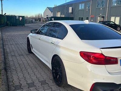 Gebraucht BMW 530 M Sport 252 PS (185 kW) 2017 Weiß Limousine