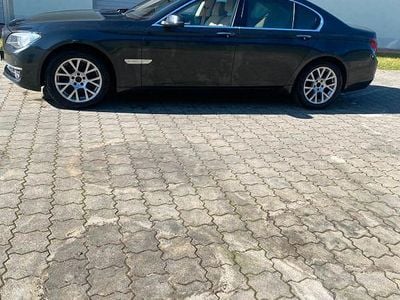 Used BMW 750 381 HP (280 kW) 2015 Grey Sedan