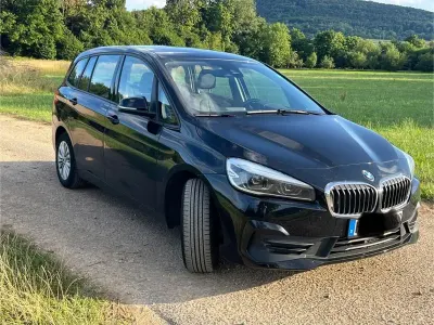 Gebraucht BMW 218 Gran Tourer Sport Line 140 PS (102 kW) 2021 Schwarz Van / Kleinbus