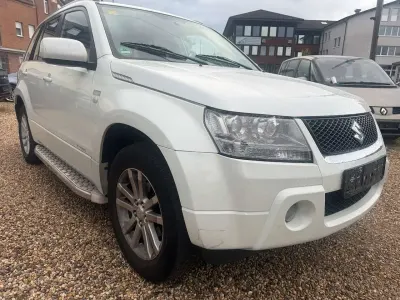 Gebraucht Suzuki Grand Vitara Club 140 PS (102 kW) 2008 Weiß SUV