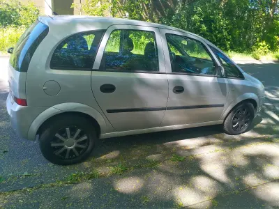 Usata Opel Meriva 110 CV (80 kW) 2005 Argento Monovolume