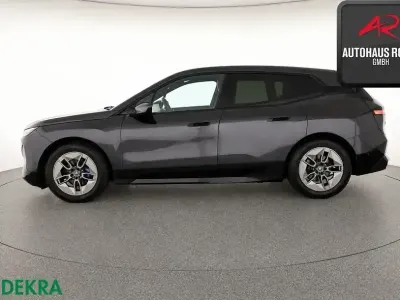 Gebraucht BMW iX Sport Line 250 kW (340 PS) 2022 Sophistograu brillanteffektlli SUV