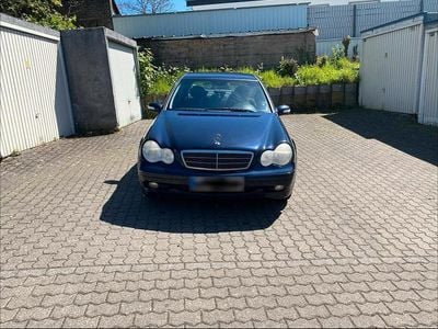 Begagnad Mercedes C180 140 HK (102 kW) 2005 Blå Sedan