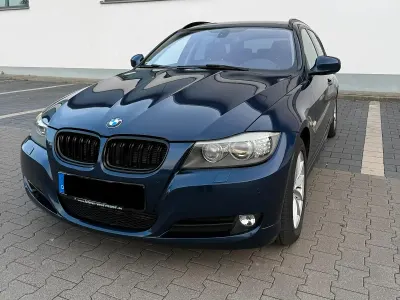 Gebraucht BMW 320 184 PS (135 kW) 2010 Blau Kombi