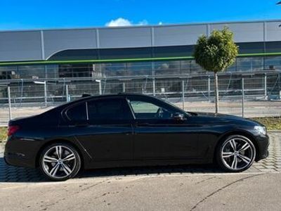 gebraucht BMW 750 i XDrive Vollausstatung 89T km