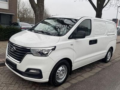 Gebraucht Hyundai H-1 170 PS (125 kW) 2019 Weiß Van / Kleinbus