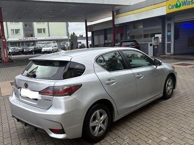 Lexus CT200h