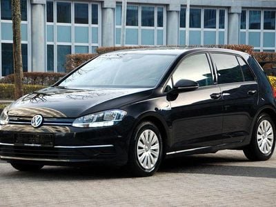 Gebraucht VW Golf VII IQ Drive 131 PS (96 kW) 2019 Deep black perleffekt Limousine