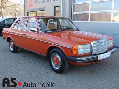 Orange Gebraucht 1979 Mercedes 240 Limousine | 9.990 €