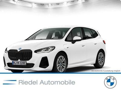 Weiß Gebraucht 2022 BMW 225 Active Tourer M Sport Van / Kleinbus | 28.990 € (Fairer Preis)