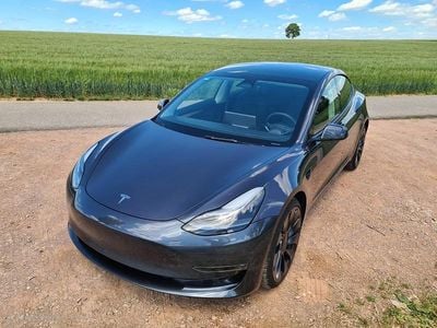 Grau Gebraucht 2023 Tesla Model 3 Limousine | 35.998 € (Fairer Preis)