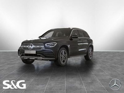 Grau Gebraucht 2021 Mercedes GLC300e AMG SUV | 40.477 € (Fairer Preis)