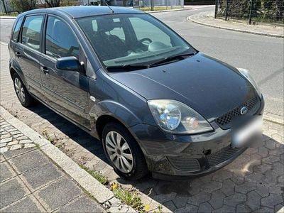 Second-hand Ford Fiesta 69 CP (50 kW) 2008 Gri Hatchback