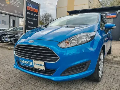 Gebraucht Ford Fiesta 82 PS (60 kW) 2015 Blau Kleinwagen