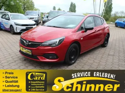 Używany Opel Astra GS Line 131 KM (96 kW) 2021 Czerwony Sedan/Limuzyna