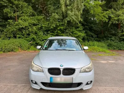 Gebraucht BMW 523 177 PS (130 kW) 2006 Silber Limousine