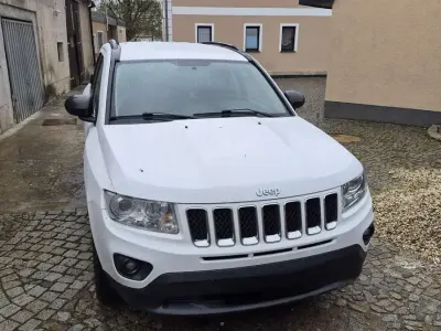 Gebraucht Jeep Compass Sport 163 PS (119 kW) 2012 SUV