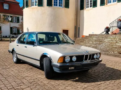 Gebraucht BMW 735 185 PS (136 kW) 1985 Gold Limousine