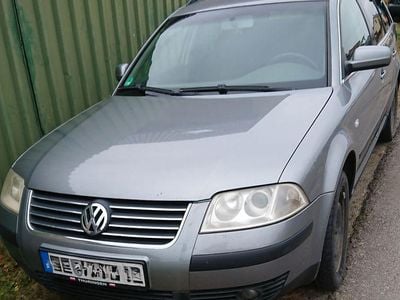 Grau Gebraucht 2002 VW Passat Kombi | 900 € (Guter Preis)