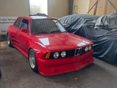 Gebraucht BMW 323 143 PS (105 kW) 1982 Rot Coupé
