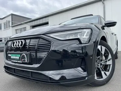Gebraucht Audi e-tron S-Line 230 kW (313 PS) 2022 Brillantschwarz SUV