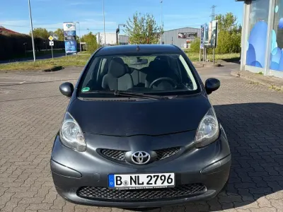 Używany Toyota Aygo 68 KM (50 kW) 2006 Szary Hatchback