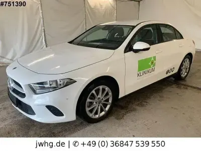 Używany Mercedes A250 218 KM (160 kW) 2022 Biały Sedan/Limuzyna