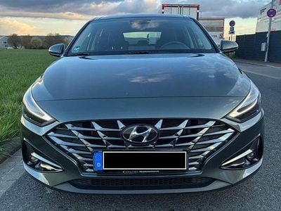 Gebraucht Hyundai i30 160 PS (117 kW) 2022 Grau Limousine