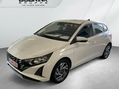 Gebraucht Hyundai i20 Trend 100 PS (73 kW) 2026 Weiß Kleinwagen