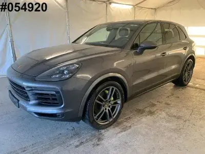 Gebraucht Porsche Cayenne E-Hybrid 462 PS (339 kW) 2021 Grau SUV