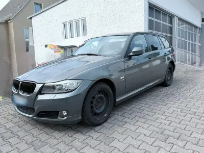 Gebraucht BMW 320 184 PS (135 kW) 2011 Grau Kombi