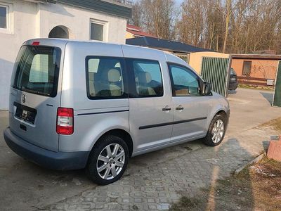 Second-hand VW Caddy 109 CP (80 kW) 2009 Argintiu Monovolum