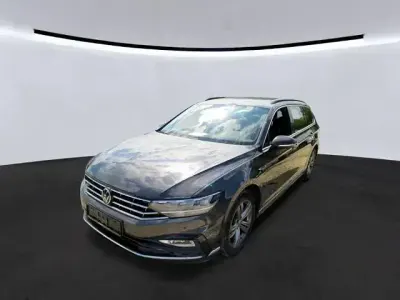Gebraucht VW Passat R-line 200 PS (147 kW) 2023 Grau Kombi