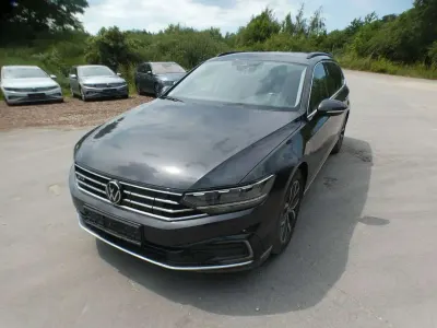 Gebraucht VW Passat GTE 218 PS (160 kW) 2021 Mangan grau metallic Kombi