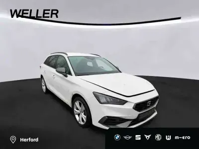 Używany Seat Leon FR-Line 204 KM (150 kW) 2022 Biały Sedan/Limuzyna