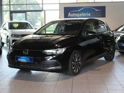 Gebraucht VW Golf VIII Active 150 PS (110 kW) 2021 Schwarz Limousine
