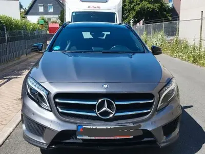 Gebraucht Mercedes GLA200 AMG line 156 PS (114 kW) 2015 Grau SUV