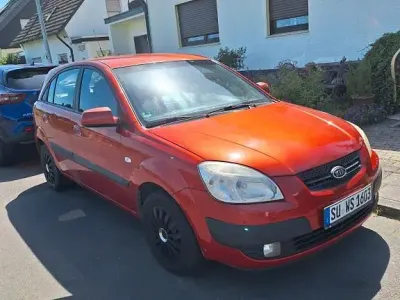 Gebraucht Kia Rio EX 110 PS (80 kW) 2008 Rot Limousine