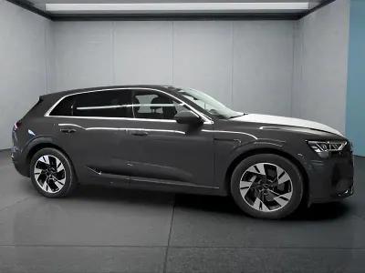 Gebraucht Audi Q8 e-tron 250 kW (340 PS) 2023 Grau SUV