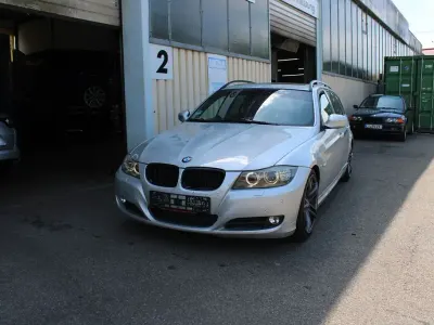 Gebraucht BMW 320 Sport Line 177 PS (130 kW) 2009 Titansilber metallic Kombi