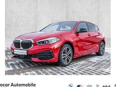Rot Gebraucht 2021 BMW 118 Sport Line Kleinwagen | 20.660 € (Fairer Preis)
