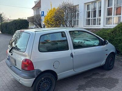 Gebraucht Renault Twingo Authentique 58 PS (42 kW) 2002 Grau Kleinwagen