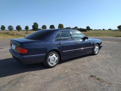 Mercedes E280